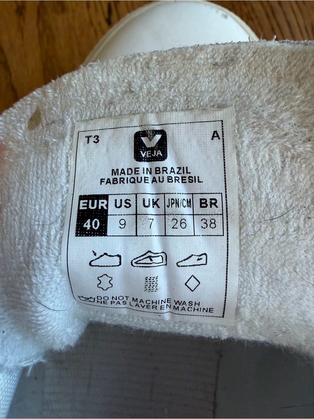 Veja Recife Sneaker in Extra White & Black - Picture 13 of 13